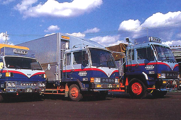 多様なタイプのトラックで対応