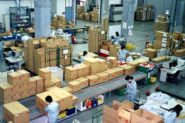 第一パーツセンター内部